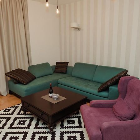 Opera 1 Appartement Subotica Buitenkant foto