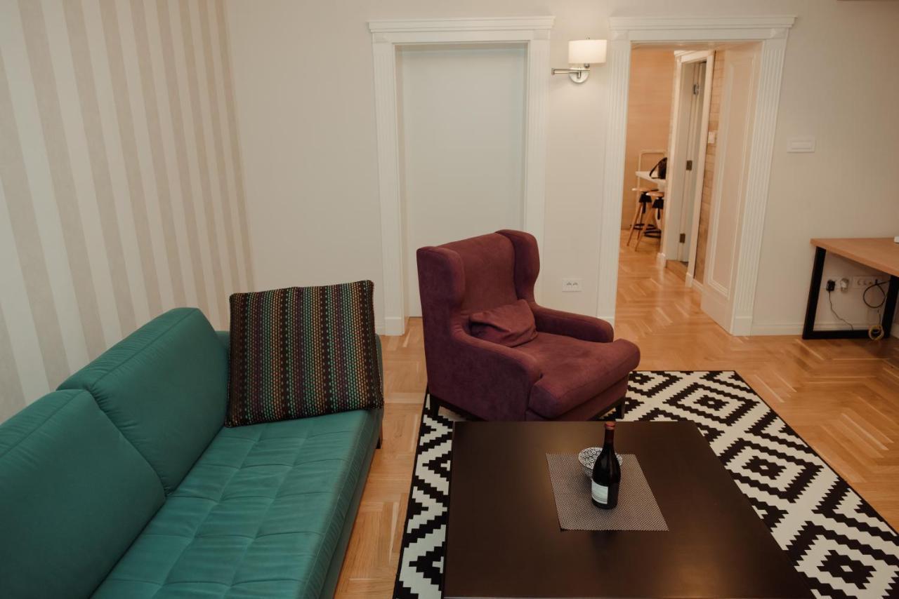 Opera 1 Appartement Subotica Buitenkant foto