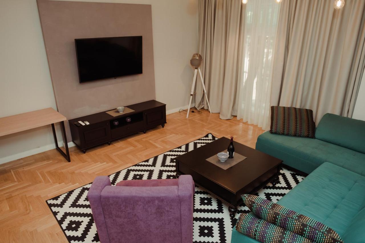 Opera 1 Appartement Subotica Buitenkant foto