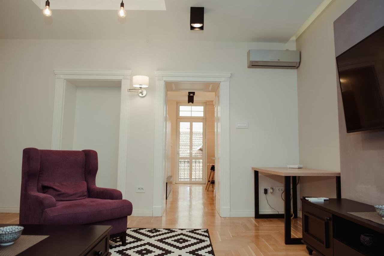Opera 1 Appartement Subotica Buitenkant foto